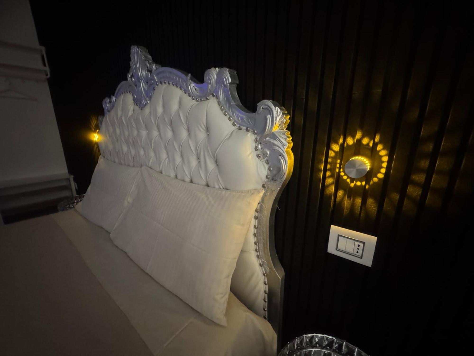 Luxury Room - 1 — Photos 3